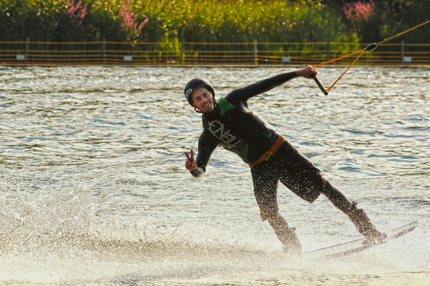 Ein Wakeboarder