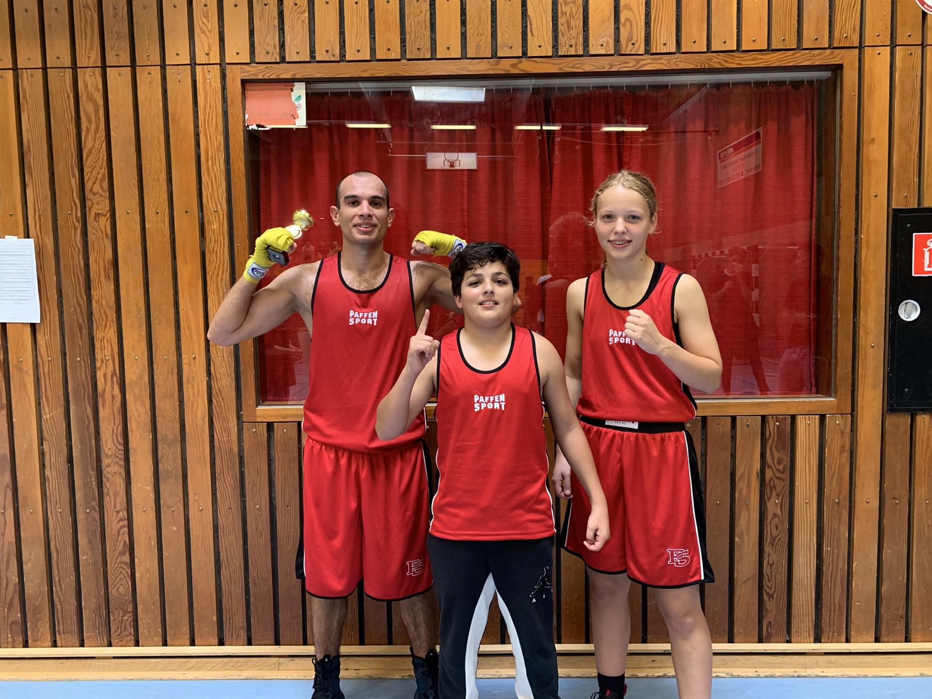 Boxerinnen und Boxer der Veranstaltung