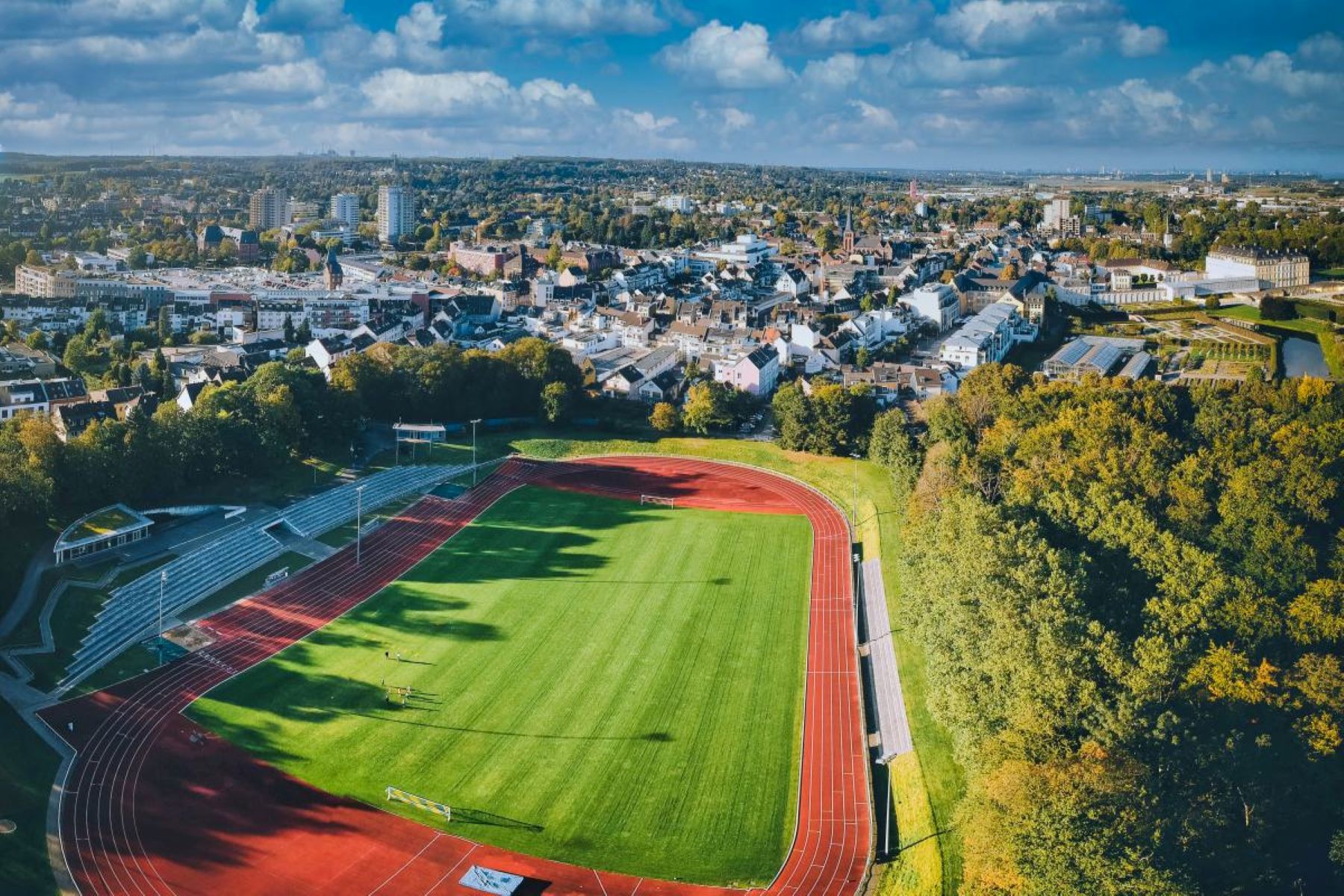 Schlossparkstadion 